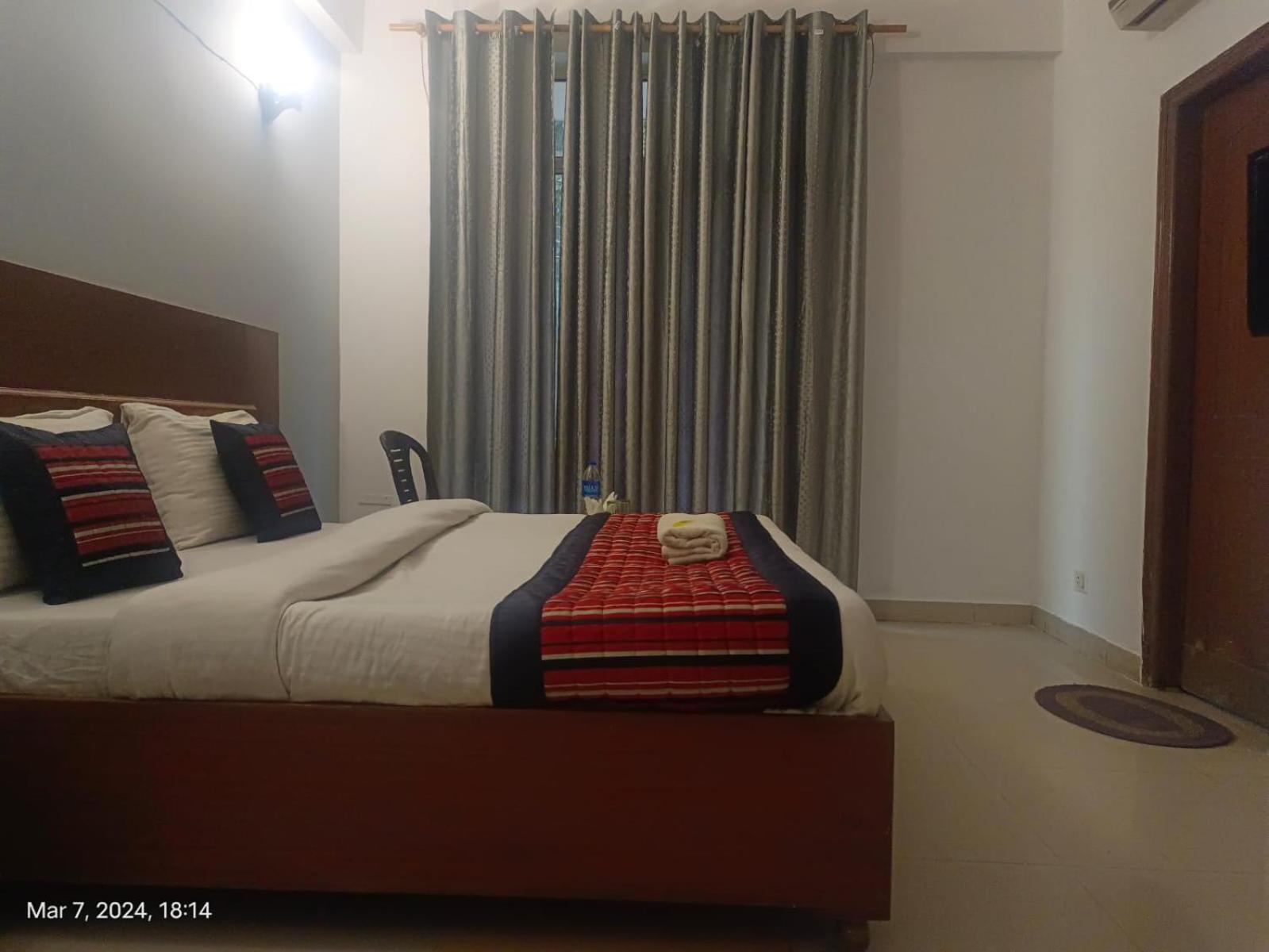 Hotel Ashvins Palace Gurgaon Exterior foto